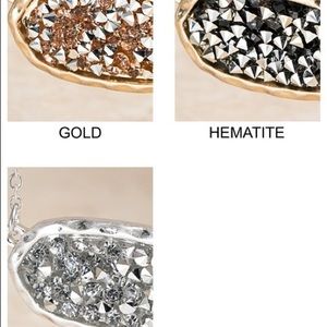 Glitter Stone Necklace